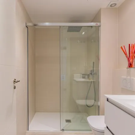 Minty - Modern La Merced