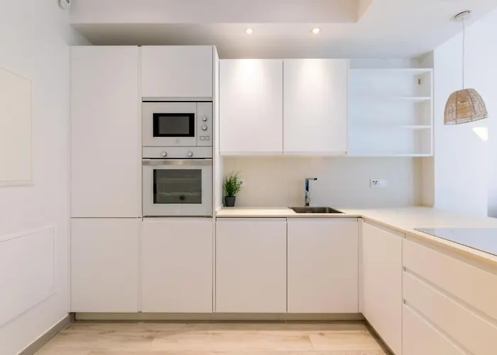 Modern Refurbished - 1bd 1bth - Centro Apartment Malaga